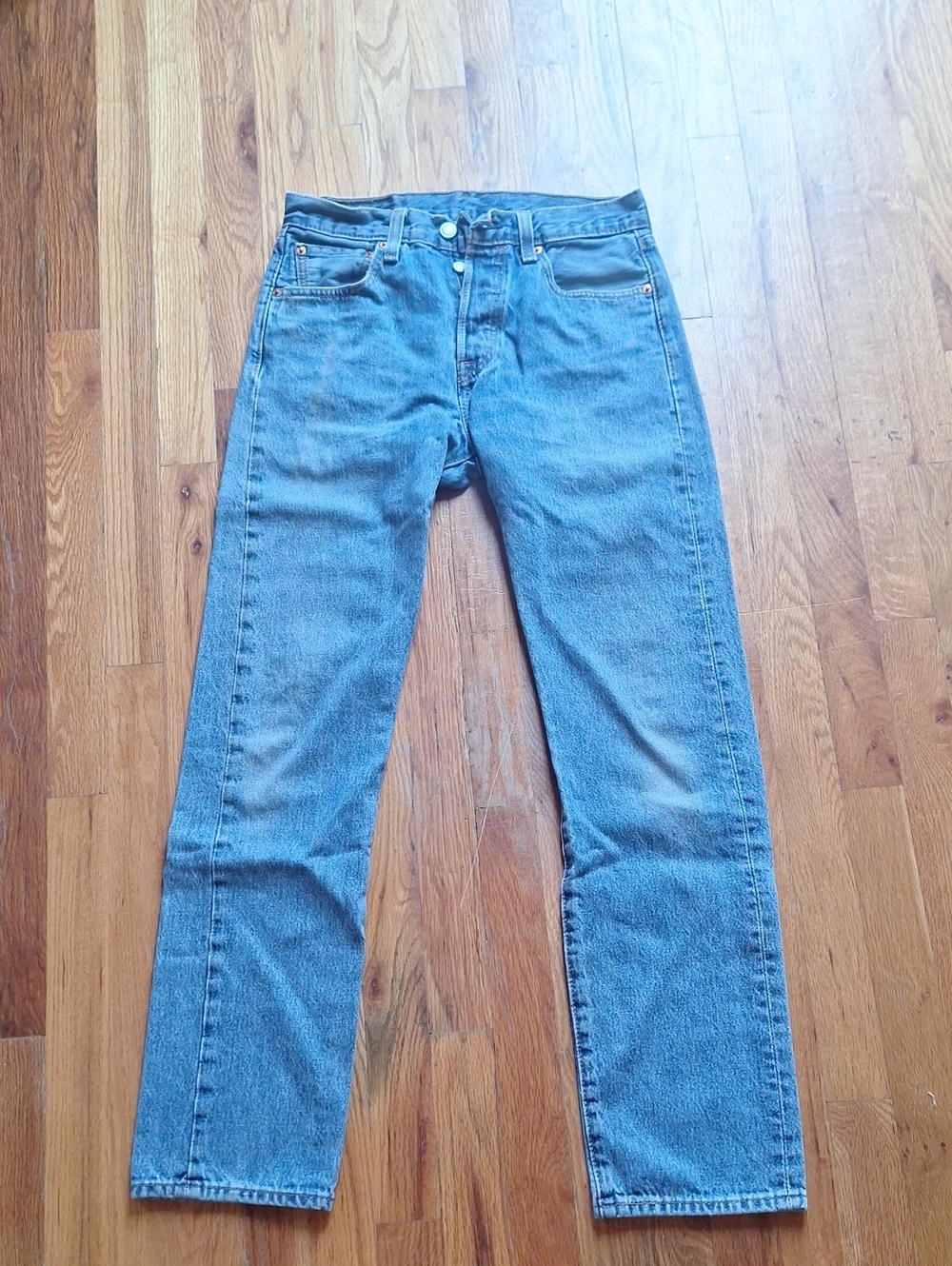 Levi's 501 W29 L32 Button Fly Medium and Dark Wash Jeans - Picture 2 of 5